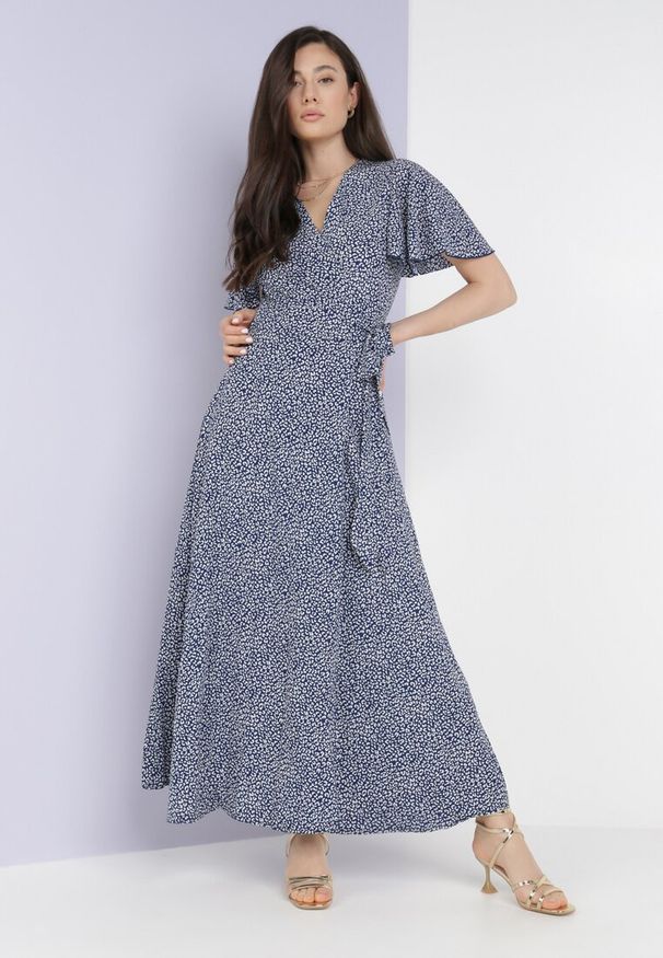 Born2be - Granatowa Sukienka Theminophe. Okazja: na co dzień. Kolor: niebieski. Materiał: wiskoza, materiał, tkanina. Wzór: kropki. Typ sukienki: rozkloszowane, kopertowe, proste. Styl: casual. Długość: maxi