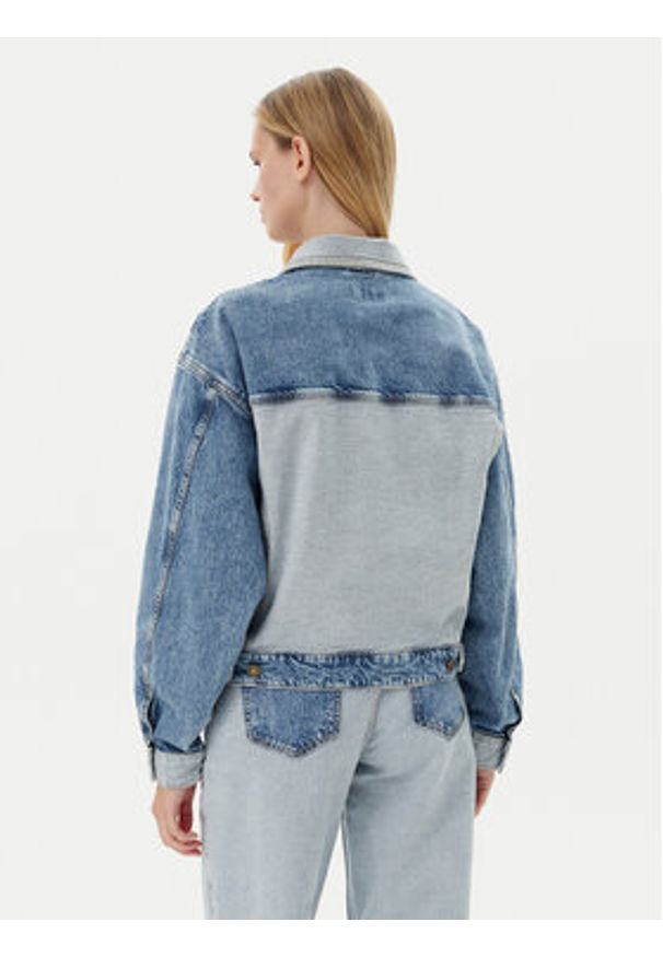 Guess Jeans Kurtka jeansowa W5YN56 D5M56 Niebieski Regular Fit. Kolor: niebieski. Materiał: bawełna