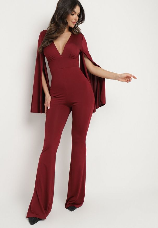 Born2be - Bordowy Długi Kombinezon z Szerokimi Rękawami i Odkrytymi Plecami Dasima. Okazja: na imprezę. Kolor: czerwony. Długość: długie. Styl: elegancki, klasyczny