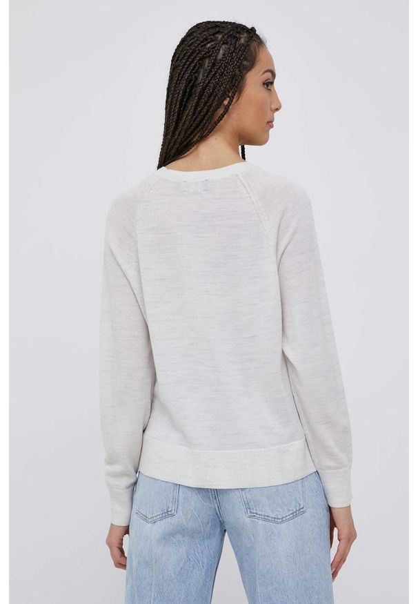 Superdry sweter wełniany damski kolor szary lekki. Okazja: na co dzień. Kolor: szary. Materiał: wełna. Długość rękawa: raglanowy rękaw. Styl: casual