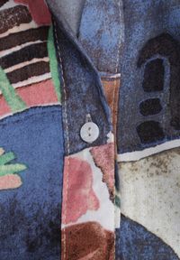 Renee - Niebiesko-Zielona Sukienka Basomela. Kolor: niebieski. Długość rękawa: długi rękaw. Wzór: nadruk. Sezon: wiosna. Typ sukienki: koszulowe. Styl: klasyczny, wakacyjny. Długość: maxi #7