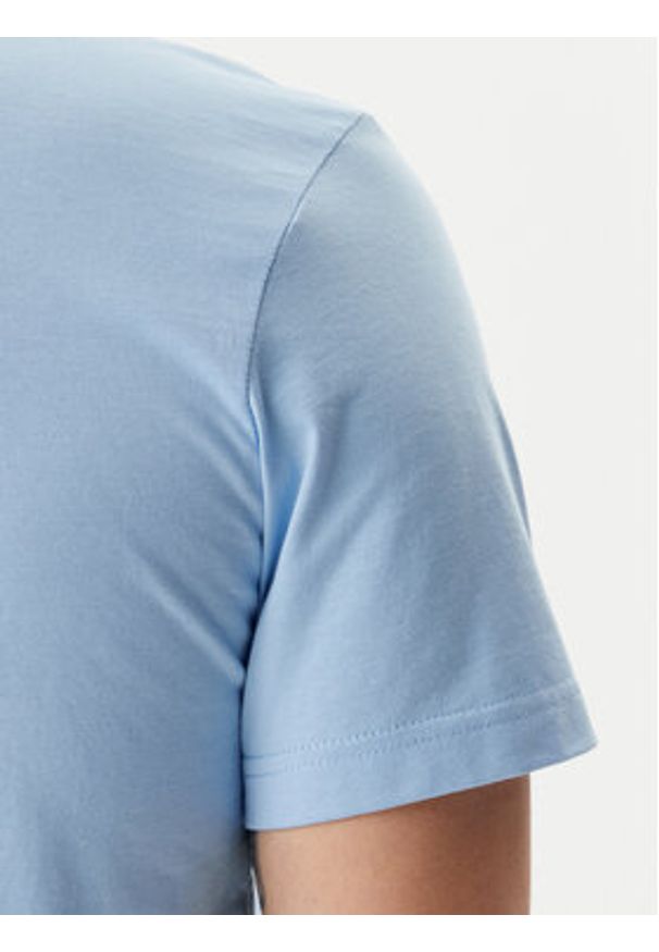 Calvin Klein Jeans T-Shirt Serif Box Graphic J30J327474 Błękitny Regular Fit. Kolor: niebieski. Materiał: bawełna