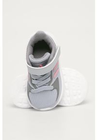 Adidas - adidas - Buty dziecięce RunFalcon 2.0. Nosek buta: okrągły. Zapięcie: rzepy. Kolor: szary. Materiał: syntetyk, materiał, skóra ekologiczna, guma. Szerokość cholewki: normalna #5