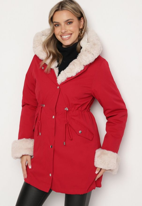 Born2be - Bordowa Kurtka Parka z Kapturem i Odpinanym Futerkiem Ninria. Okazja: na co dzień. Typ kołnierza: kaptur. Kolor: czerwony. Materiał: futro. Styl: elegancki, casual, klasyczny