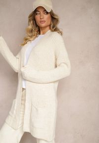 Renee - Jasnobeżowy Długi Kardigan Bez Zapięć z Obniżoną Linią Ramion i Kieszeniami Viatha. Okazja: na co dzień. Kolor: beżowy. Materiał: jeans. Długość rękawa: na ramiączkach. Długość: długie. Styl: elegancki, casual #3