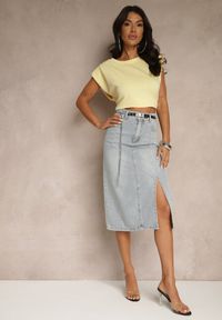Renee - Jasnoniebieska Jeansowa Spódnica z Bawełny z Łańcuchem Lilurea. Okazja: na co dzień. Kolor: niebieski. Materiał: bawełna, jeans. Styl: klasyczny, elegancki, casual