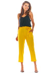 Awama - Żółte Spodnie z Nogawkami 3/4 Wiązane w Talii. Kolor: żółty. Materiał: elastan, wiskoza