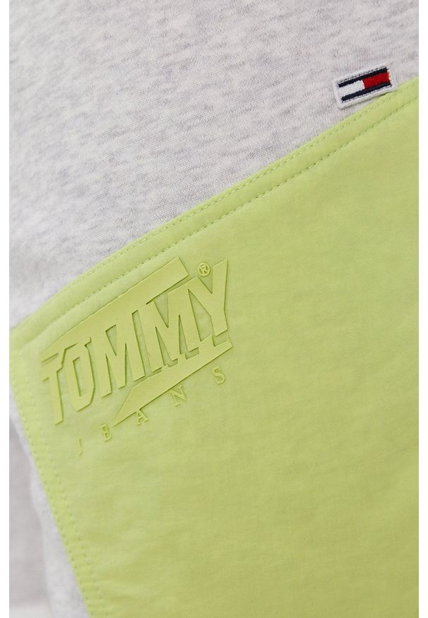 Tommy Jeans - Szorty. Okazja: na co dzień. Kolor: szary. Materiał: bawełna, dzianina. Styl: casual