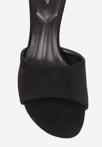 Born2be - Czarne Klapki VICES na Obcasie Kaczuszka ze Wstawką Imitującą Drewno Azada. Okazja: na co dzień, do pracy. Kolor: czarny. Materiał: jeans, materiał. Obcas: na obcasie. Styl: casual. Wysokość obcasa: średni #5