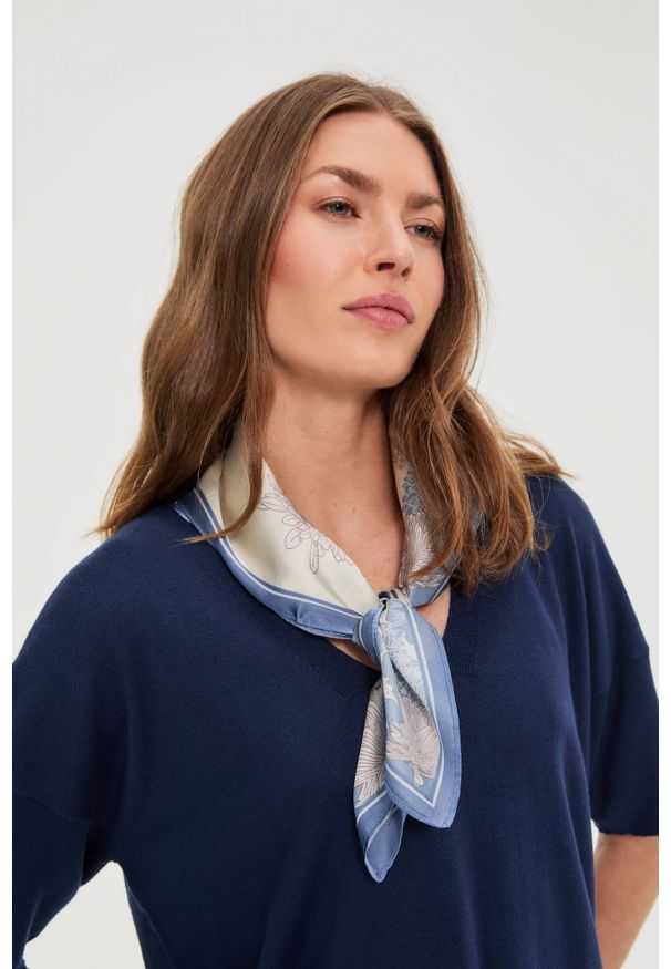 MOODO - Apaszka błękitna. Kolor: niebieski. Materiał: poliester