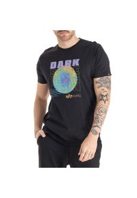 Koszulka Alpha Industries Dark Side 108510556 - czarna. Kolor: czarny. Materiał: bawełna. Wzór: napisy, aplikacja #1