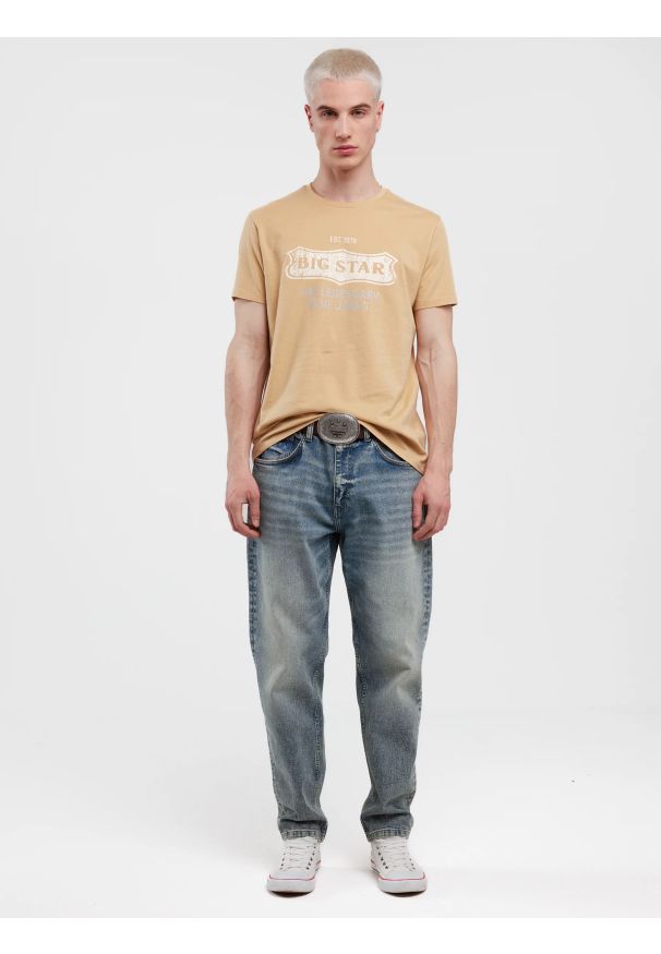 Big-Star - Koszulka męska z nadrukiem beżowa Millaner 805. Kolor: beżowy. Materiał: bawełna, jeans. Wzór: nadruk. Styl: klasyczny