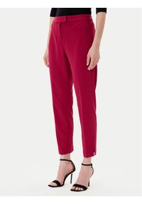DKNY Chinosy P9RK6AWP Bordowy Slim Fit. Kolor: czerwony. Materiał: syntetyk