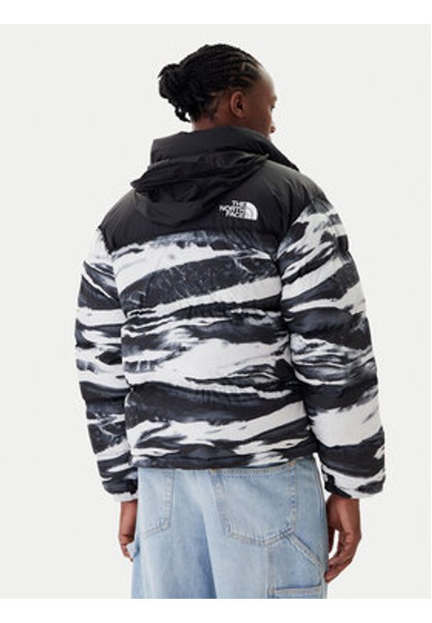 The North Face Kurtka puchowa 1996 Retro Nuptse NF0A8D16 Czarny Regular Fit. Kolor: czarny. Materiał: syntetyk. Styl: retro