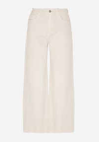 Born2be - Jasnobeżowe Jeansy o Szerokim Fasonie z Wysokim Stanem i Surowymi Krawędziami Cattia. Okazja: na co dzień. Stan: podwyższony. Kolor: beżowy. Styl: casual #6