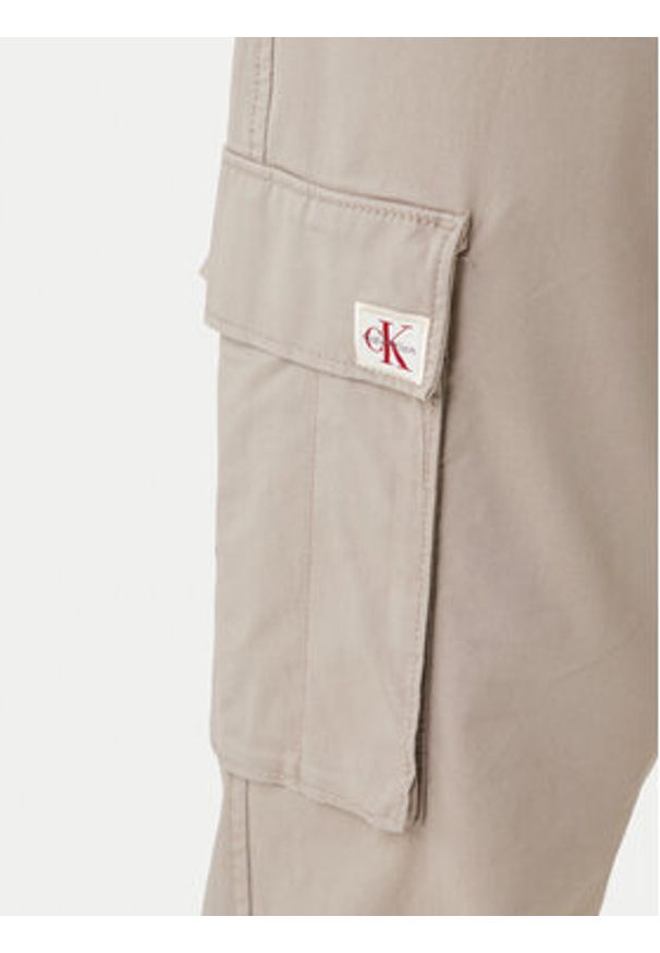 Calvin Klein Jeans Joggery Comfort LV04RD608G Beżowy Skinny Fit. Kolor: beżowy. Materiał: bawełna