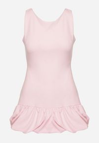 Born2be - Jasnoróżowy Taliowany Kombinezon Ozdobiony Falbanką Semiriela. Okazja: na co dzień. Kolor: różowy. Wzór: aplikacja. Styl: casual, klasyczny #3