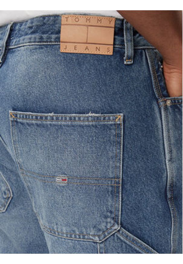 Tommy Jeans Szorty jeansowe Skater DM0DM18789 Niebieski Relaxed Fit. Kolor: niebieski. Materiał: bawełna
