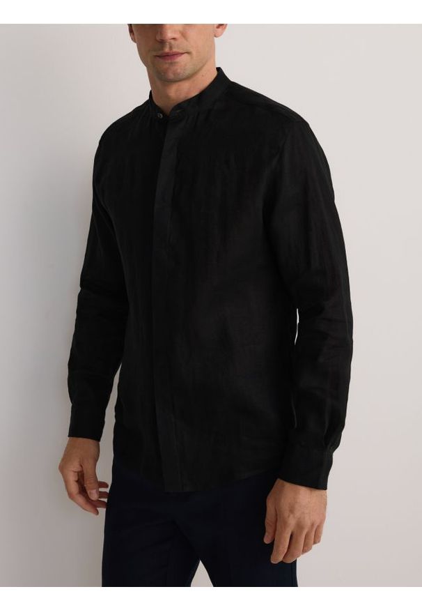 Reserved - Lniana koszula regular fit - czarny. Kolor: czarny. Materiał: len