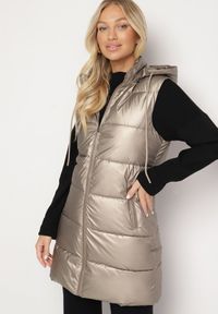 Born2be - Złota Pikowana Kamizelka Przejściowa z Kapturem i Kieszeniami Lentira. Okazja: na co dzień. Typ kołnierza: kaptur. Kolor: złoty. Materiał: jeans. Styl: casual, klasyczny #6