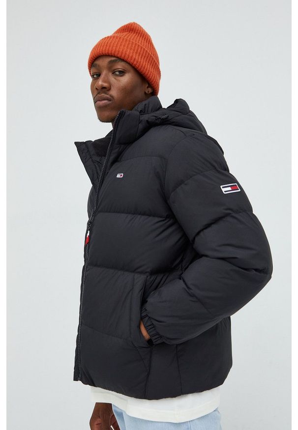 Tommy Jeans kurtka puchowa męska kolor czarny zimowa. Okazja: na co dzień. Kolor: czarny. Materiał: puch. Sezon: zima. Styl: casual