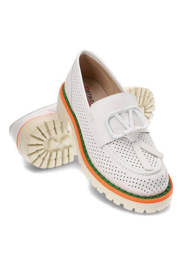 Białe Półbuty Artiker Damskie Modne Skórzane Buty. Kolor: biały. Materiał: skóra. Szerokość cholewki: normalna. Wzór: aplikacja. Sezon: wiosna