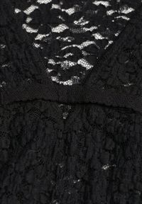 Born2be - Czarna Koronkowa Bluzka z Długim Rękawem i Dekoltem w Serek Senafera. Typ kołnierza: dekolt w serek. Kolor: czarny. Materiał: koronka. Długość rękawa: długi rękaw. Długość: długie. Styl: elegancki, klasyczny #7