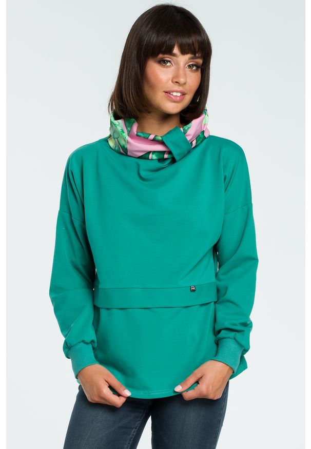 e-margeritka - Damska bluza bawełniana z kolorowym kołnierzem zielona - l/xl. Kolor: zielony. Materiał: bawełna. Długość rękawa: długi rękaw. Długość: długie. Wzór: kolorowy. Sezon: zima, jesień