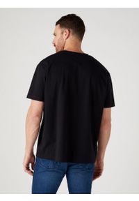 Wrangler - WRANGLER AMERICANA TEE MĘSKI T-SHIRT KOSZULKA LOGO NADRUK W7CBEE100 112329202. Wzór: nadruk