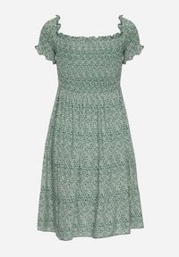 Born2be - Zielona Bawełniana Sukienka Typu Hiszpanka z Górą Marszczoną Gumkami z Falbanką Herira. Okazja: na co dzień, na spacer. Typ kołnierza: dekolt hiszpanka. Kolor: zielony. Materiał: bawełna. Długość rękawa: krótki rękaw. Typ sukienki: dopasowane, proste. Styl: klasyczny, casual #5