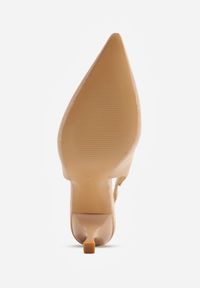 Renee - Beżowe Szpilki Slingback na Klepsydrowym Obcasie Vedera. Nosek buta: szpiczasty. Zapięcie: pasek. Kolor: beżowy. Obcas: na obcasie. Styl: elegancki. Wysokość obcasa: średni #2
