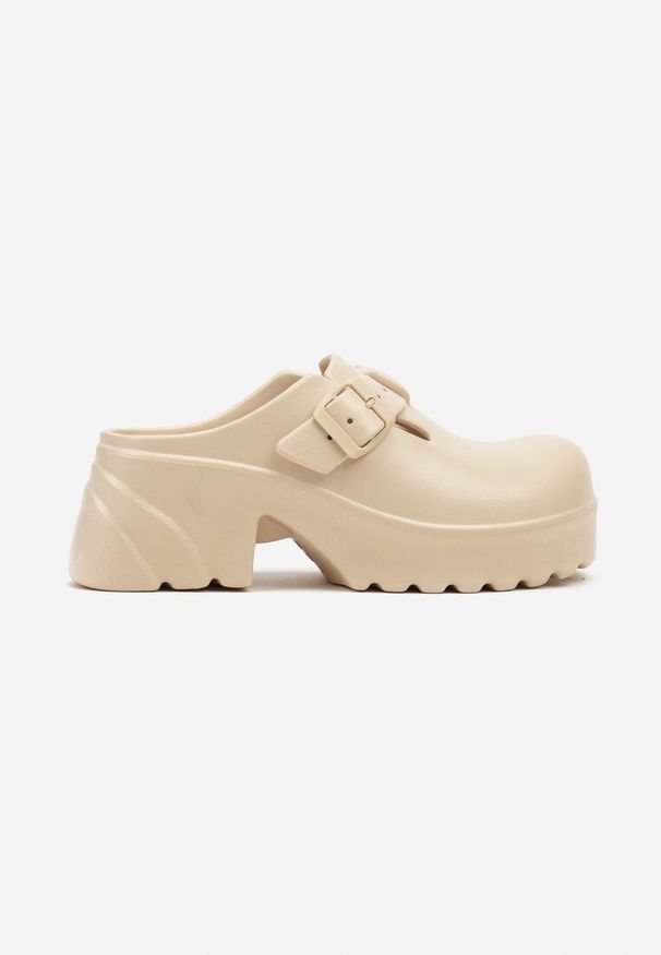 Born2be - Beżowe Klapki na Grubej Podeszwie z Klamrą Ralunella. Okazja: na co dzień, na spacer. Kolor: beżowy. Materiał: dresówka. Styl: klasyczny, elegancki, casual
