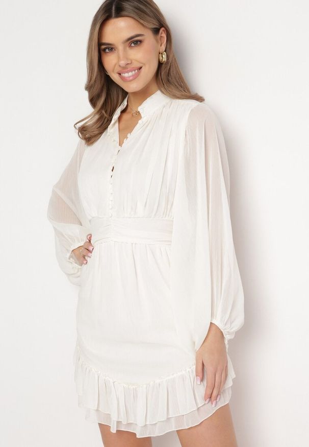 Born2be - Beżowa Rozkloszowana Sukienka z Falbanką Harlin. Kolor: beżowy. Długość: mini