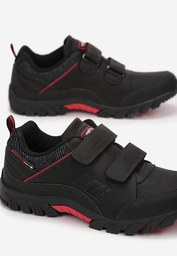 Born2be - Czarno-Czerwone Buty Sportowe Cinnamonvine. Okazja: na co dzień. Zapięcie: rzepy. Kolor: czarny. Materiał: materiał, syntetyk, nubuk. Szerokość cholewki: normalna. Wzór: aplikacja