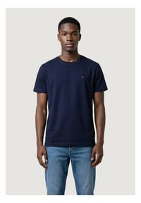 Tommy Jeans T-Shirt DM0DM22504 Granatowy Regular Fit. Kolor: niebieski. Materiał: bawełna #1
