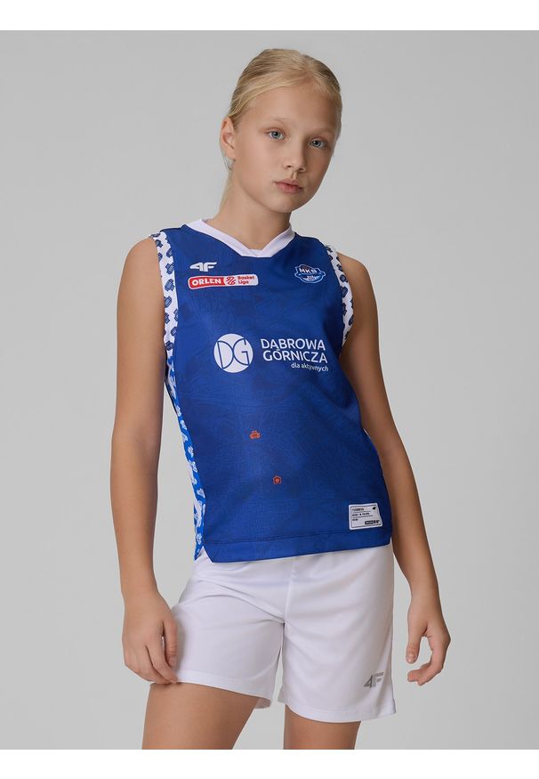4f - 4F Koszulka meczowa replika wyjazdowa z sezonu 2025/26 dziecięca 4F x MKS Dąbrowa Górnicza - niebieska 122/128 (6-8 lat). Kolor: niebieski. Materiał: skóra, dzianina. Wzór: nadruk. Sezon: lato. Sport: fitness, koszykówka