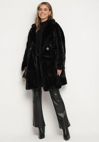 Born2be - Czarny Płaszcz ze Sztucznego Futra Kairaelle. Okazja: na co dzień, na spacer. Kolor: czarny. Materiał: futro. Długość rękawa: długi rękaw. Długość: długie. Sezon: jesień, zima. Styl: casual, elegancki #7