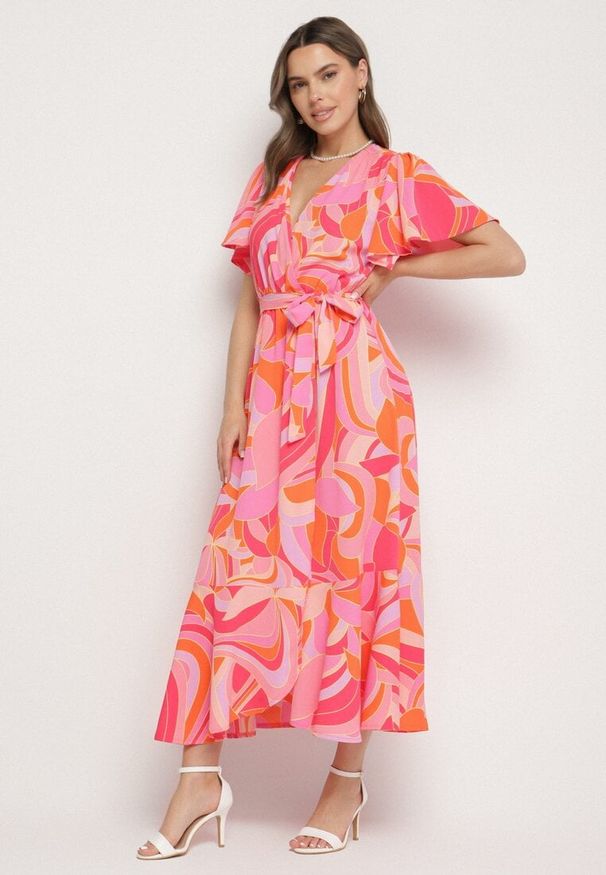 Born2be - Czerwona Sukienka o Kopertowym Kroju z Wiązanym Paskiem Zareonna. Okazja: na co dzień. Typ kołnierza: dekolt w kształcie V. Kolor: czerwony. Typ sukienki: kopertowe. Styl: casual, elegancki