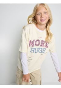 Sinsay - Bawełniana koszulka z napisem - kremowy. Kolor: kremowy. Materiał: bawełna. Wzór: napisy #1