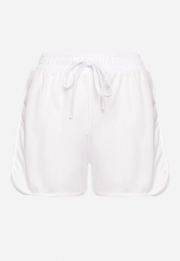 Born2be - Białe Szorty z Gumką w Pasie i Ozdobnym Sznurkiem Milarisa. Okazja: na co dzień. Kolor: biały. Styl: klasyczny, casual, elegancki