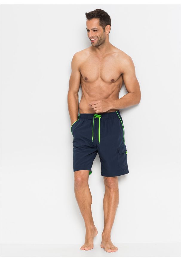 bonprix - Męskie szorty kąpielowe z kieszeniami z boku. Okazja: na plażę. Kolor: niebieski. Materiał: mikrofibra