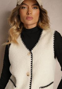 Renee - Biała Kamizelka na Guziki Ozdobiona Haftem i Kieszeniami Ediawen. Okazja: na spotkanie biznesowe, na co dzień. Kolor: biały. Materiał: jeans. Wzór: haft, aplikacja. Styl: casual, elegancki, biznesowy #5