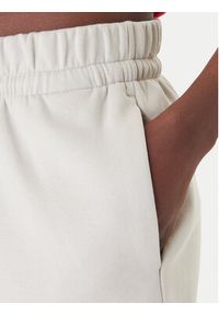 Adidas - adidas Szorty sportowe Essentials Small Logo Feel Cozy JC5931 Beżowy Regular Fit. Kolor: beżowy. Materiał: bawełna #4