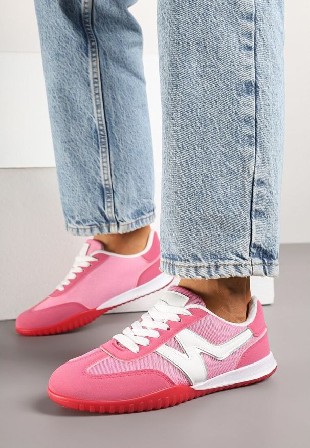Born2be - Różowe Sneakersy w Stylu Kultowych Tenisówek Tultia. Okazja: na co dzień. Kolor: różowy. Materiał: jeans. Wzór: aplikacja. Sezon: lato, wiosna