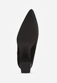 Renee - Czarne Czółenka na Słupku Ozdobione Paskiem i Metaliczną Aplikacją Lannethe. Okazja: na randkę. Zapięcie: pasek. Kolor: czarny. Wzór: aplikacja. Obcas: na słupku. Styl: klasyczny #3