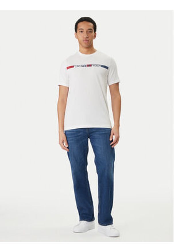 TOMMY HILFIGER - Tommy Hilfiger T-Shirt Brand Love MW0MW42368 Biały Regular Fit. Kolor: biały. Materiał: bawełna