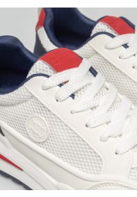 Big-Star - Sneakersy męskie z granatowo-czerwonymi wstawkami białe TT174315 101. Nosek buta: okrągły. Kolor: biały. Materiał: syntetyk, materiał. Wzór: aplikacja, kolorowy #4