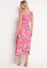 Born2be - Różowa Sukienka w Kwiaty z Gumką w Pasie i Kopertowym Dekoltem Ściągana na Ramionach Saseria. Kolor: różowy. Wzór: kwiaty. Sezon: lato. Typ sukienki: kopertowe #2