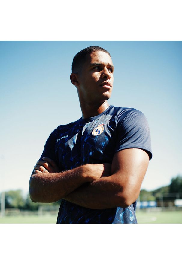 Koszulka piłkarska dla dorosłych Real Madrid. Kolor: niebieski. Materiał: poliester. Sport: piłka nożna