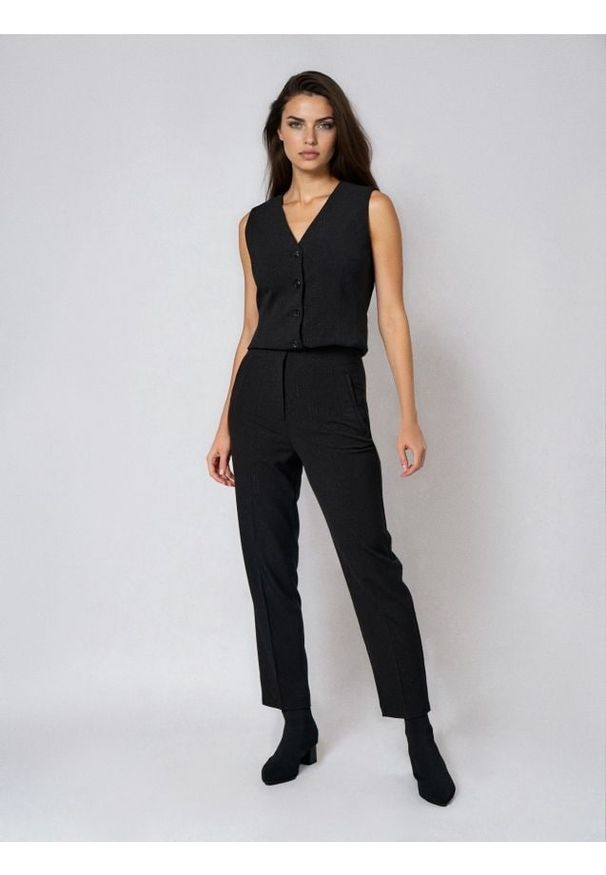 Sinsay - Spodnie straight fit - czarny. Kolor: czarny